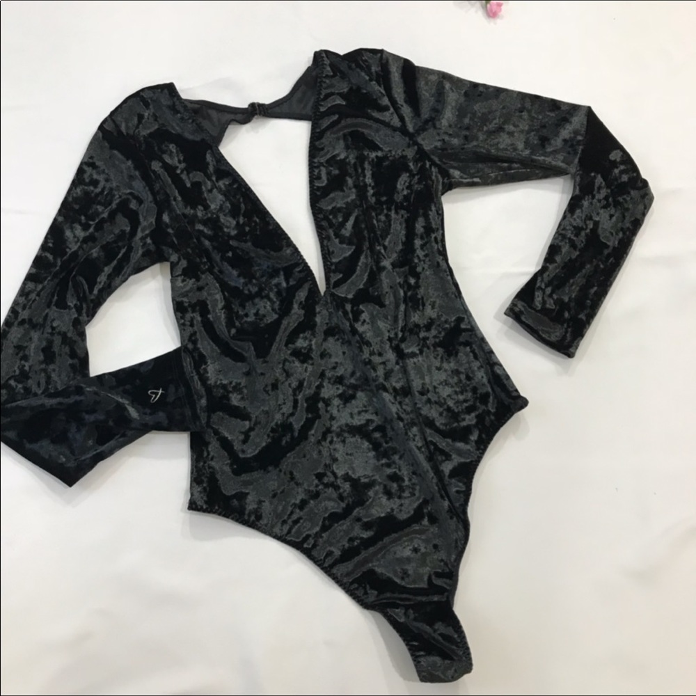 VS black SEXY Crushed Velvet Plunge Bodysuit M/L - Picture 2 of 6